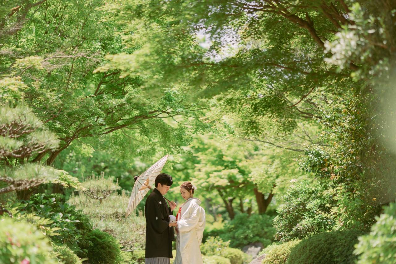 【透明感ある写真】新緑との前撮りは大仙公園日本庭園で撮影してみませんか。